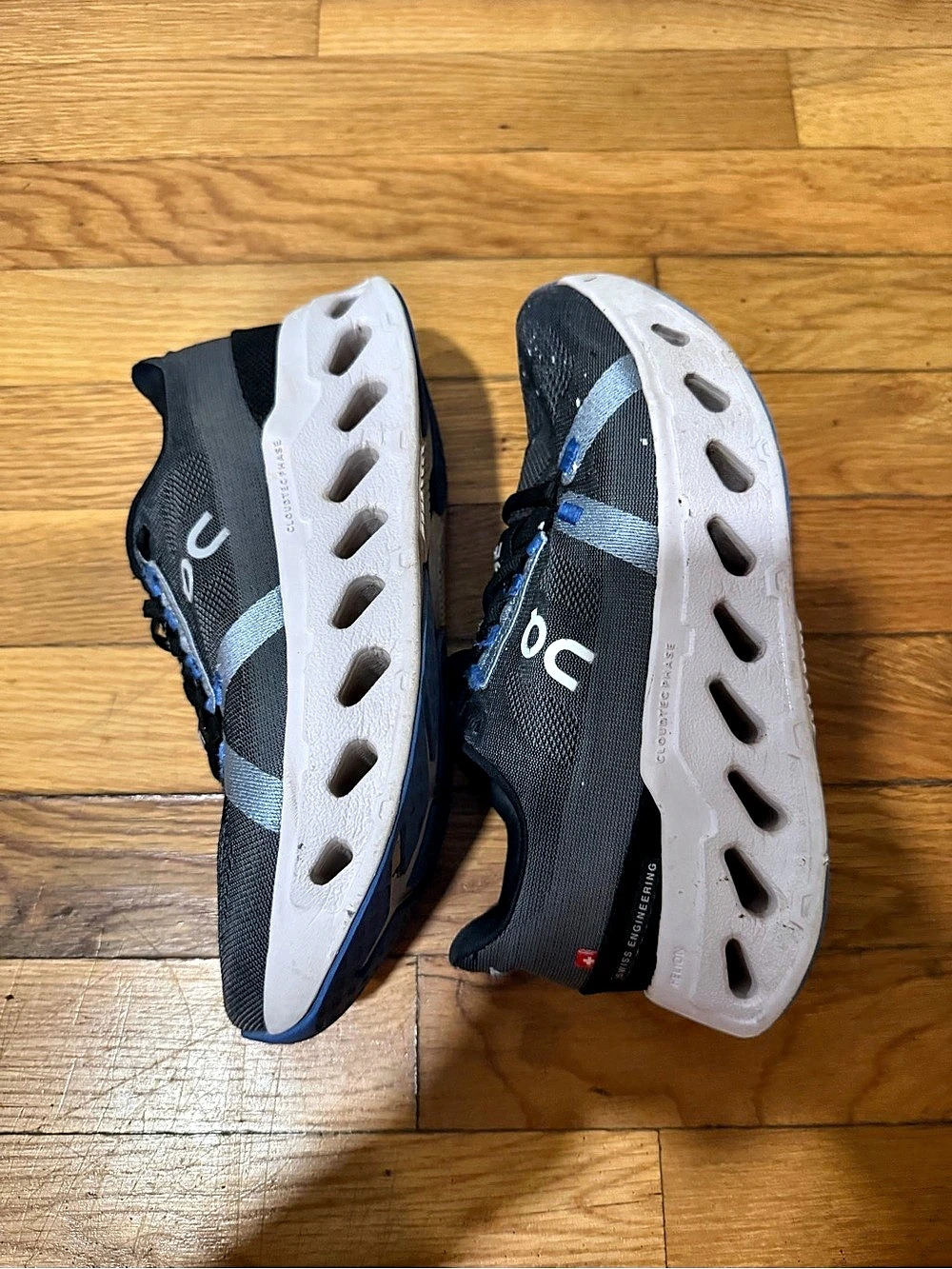 On Cloudsurfer Athletic Shoes Black & White US W6.5 - Picture 3 of 7